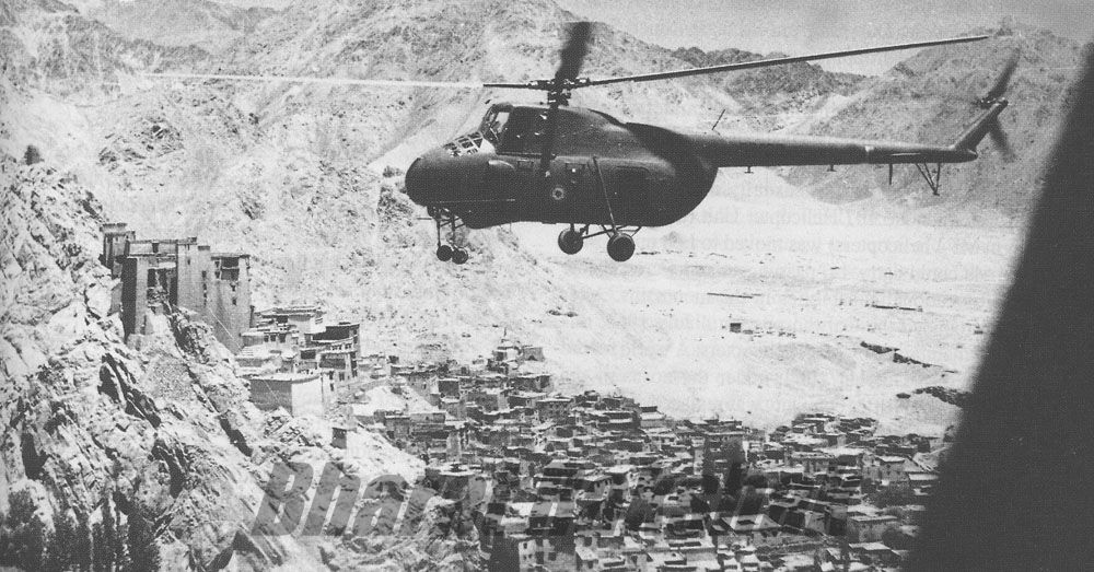 Mi-4 flying over Leh