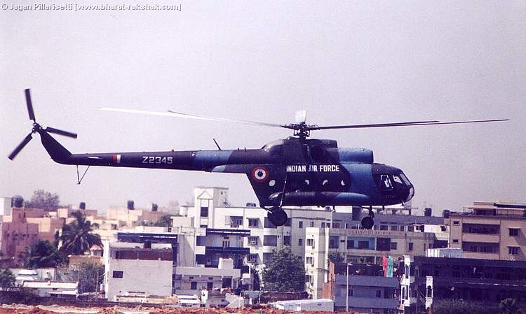 Mi-8 coming into land at Begumpet Air Port.