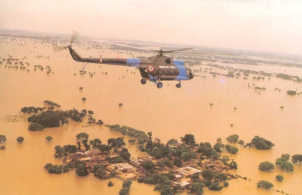 An Mi-8 on a flood relief sortie