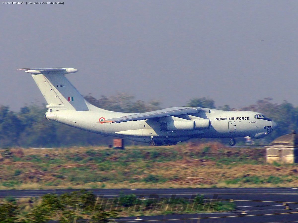 Illyushin-76 K2661 taking off from Nagpur