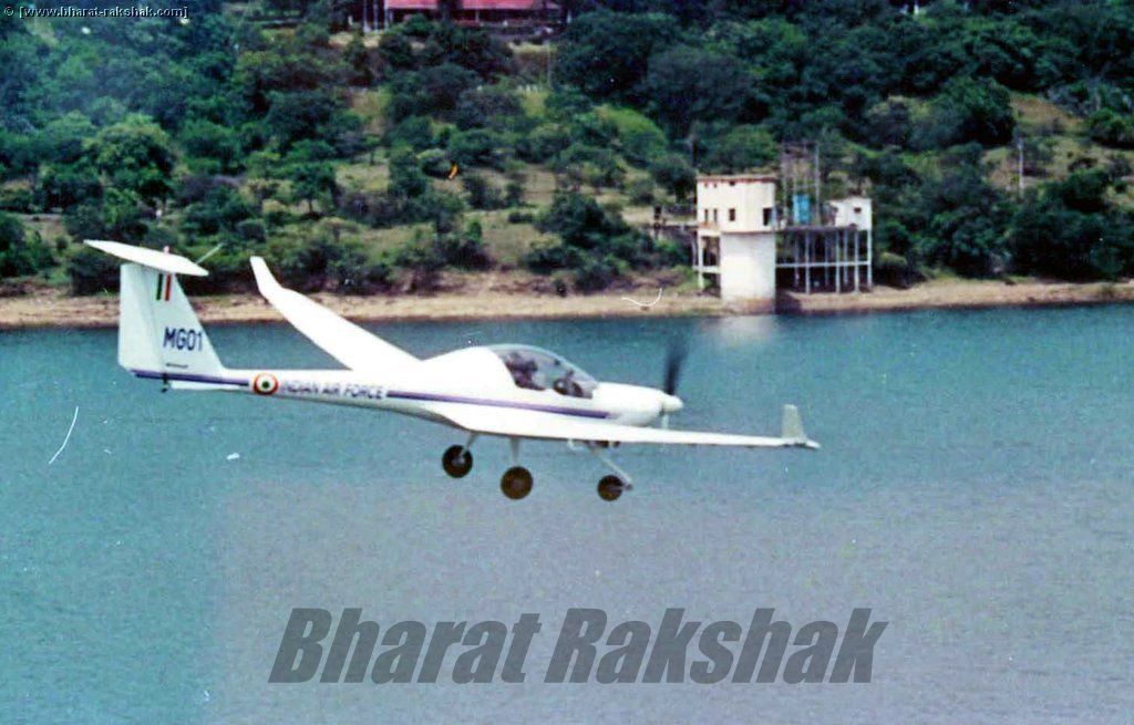 Super Dimona - Motorised Glider over Khadakvasla Lake