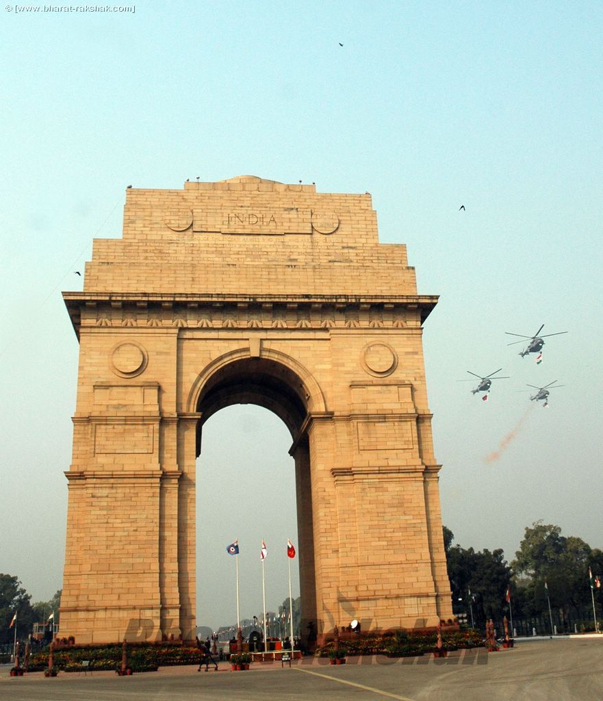 Republic Day 2008 - IAF Helicopters India Gate