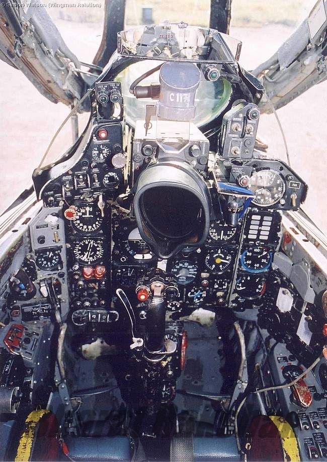 C1171-Cockpit.jpg