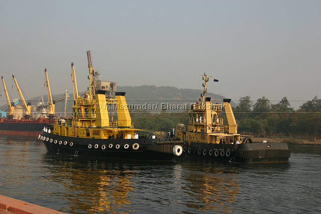 Yard Craft,  Tugs and misc vessels